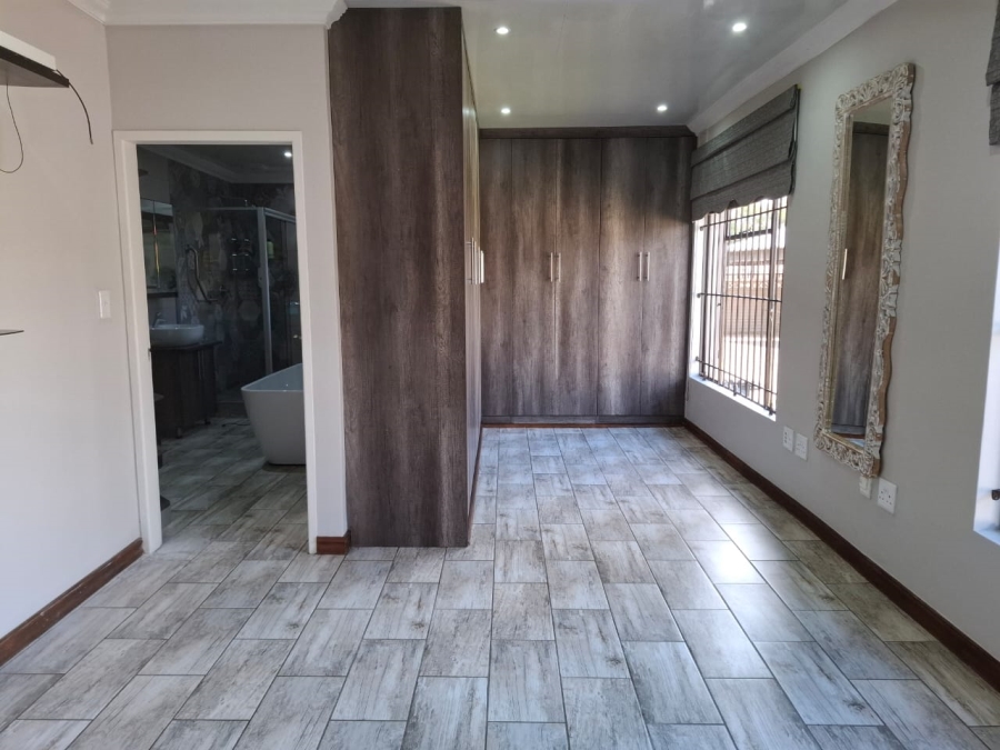 4 Bedroom Property for Sale in Park West Free State